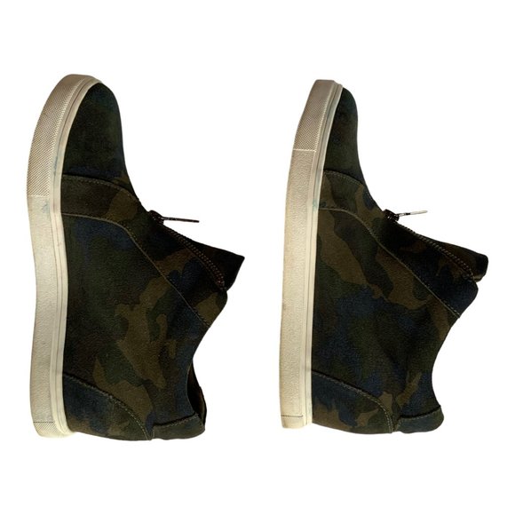 Blondo Glenda Camo Wedge Bootie \ Size 8M - Picture 5 of 13